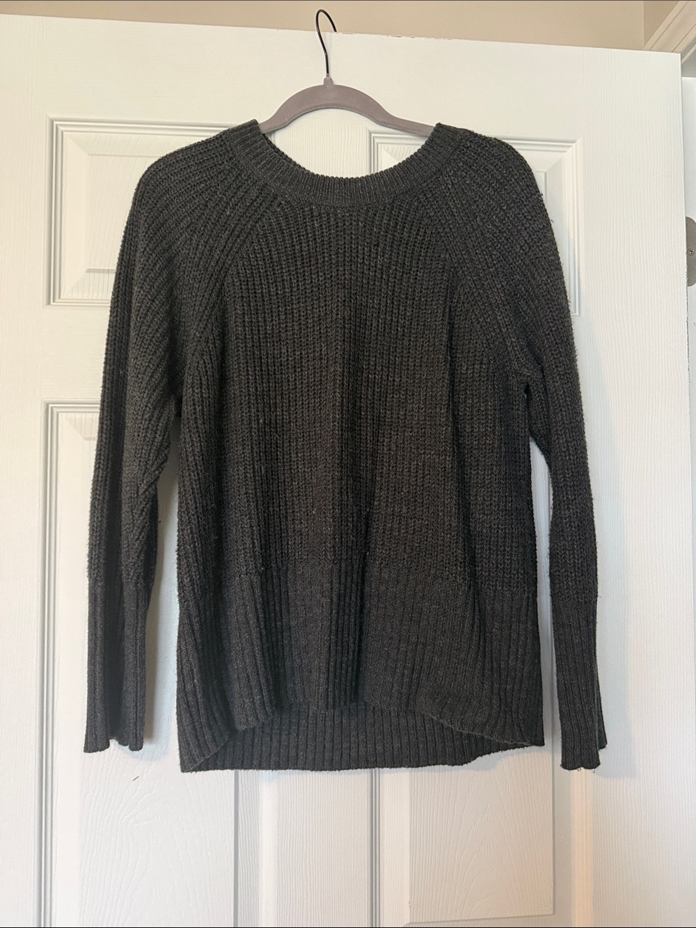 Universal Thread Dark Charcoal Ribbed Crewneck Sweater